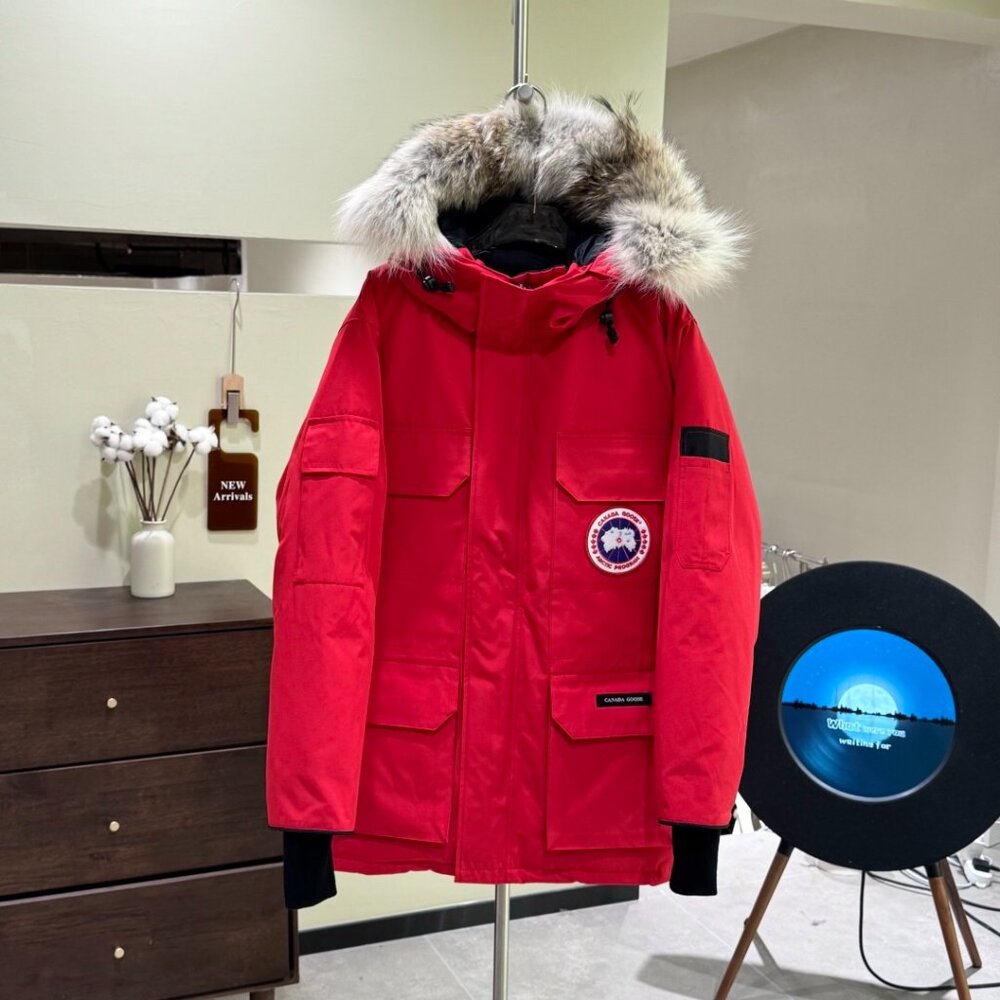 Canada Goose Women's Expedition Parka Down Jacket